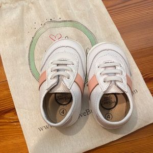 Little love bug company size 4 baby/toddler sneakers